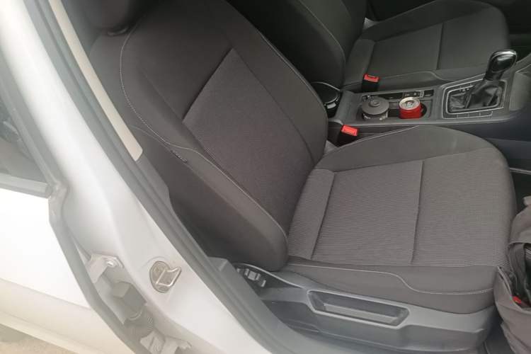 Used Volkswagen Golf 2016 1.6L Automatic Fashion Model Right Front Seat