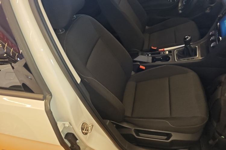 Used Volkswagen Golf 2016 1.6L Manual Fashion Edition Right Front Seat