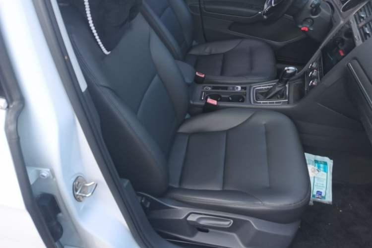 Used Volkswagen Golf 2016 1.6L Automatic Comfort Model Right Front Seat
