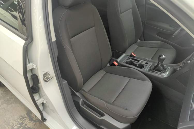 Used Volkswagen Golf 2016 1.6L Manual Fashion Edition Right Front Seat