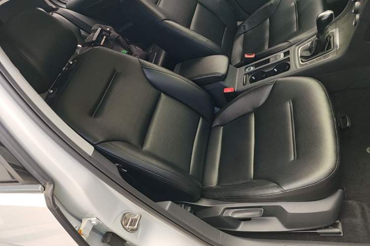 Used Volkswagen Golf 2016 230TSI Automatic Comfort Version Right Front Seat