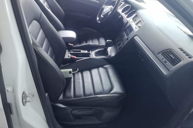 Used Volkswagen Golf 2016 230TSI Automatic Luxury Version Right Front Seat