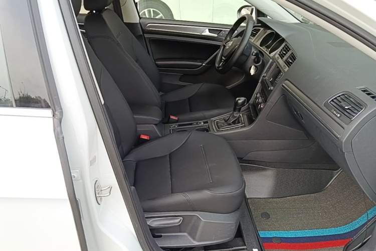 Used Volkswagen Golf 2016 1.6L Automatic Comfort Model Right Front Seat