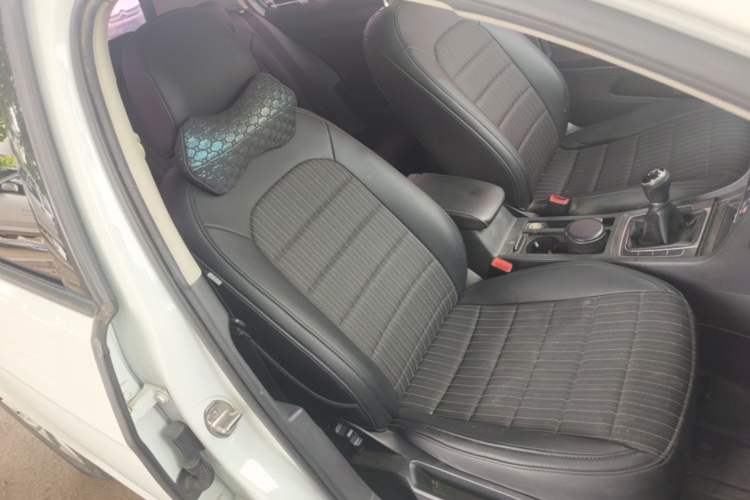 Used Volkswagen Golf 2016 1.6L Manual Fashion Edition Right Front Seat