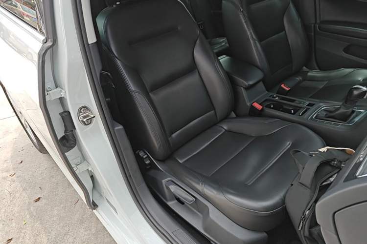 Used Volkswagen Golf 2016 230TSI Automatic Comfort Version Right Front Seat