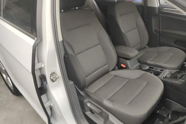Used Volkswagen Golf 2016 1.6L Automatic Comfort Model Right Front Seat