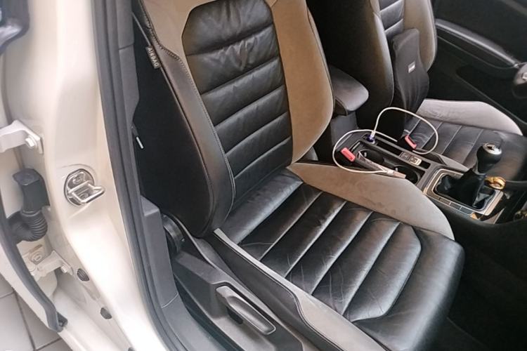 Used Volkswagen Golf 2016 1.4TSI Manual R-Line Right Front Seat