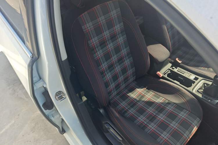 Used Volkswagen Golf 2016 230TSI Manual Comfort Version Right Front Seat