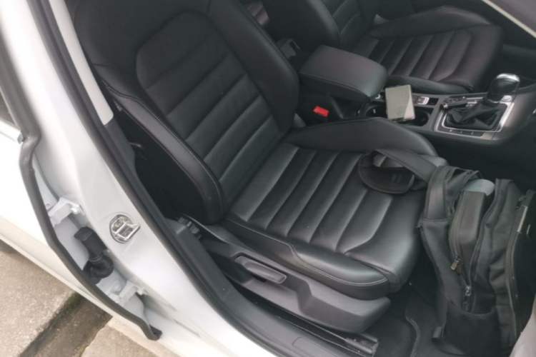 Used Volkswagen Golf 2016 230TSI Automatic Luxury Version Right Front Seat