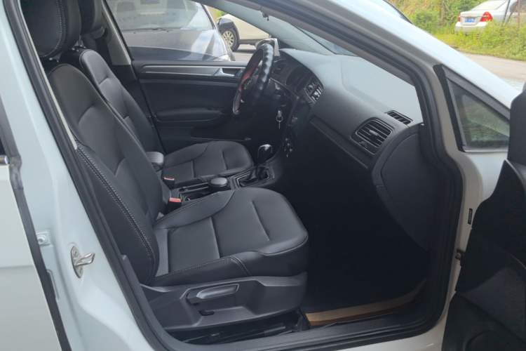 Used Volkswagen Golf 2016 230TSI Automatic Comfort Version Right Front Seat