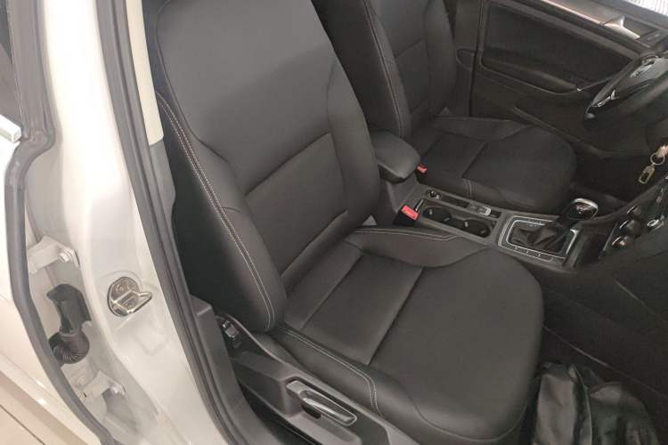 Used Volkswagen Golf 2016 1.6L Automatic Comfort Model Right Front Seat