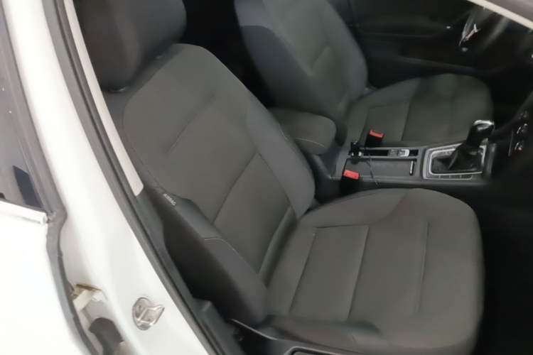 Used Volkswagen Golf 2016 1.6L Automatic Comfort Model Right Front Seat