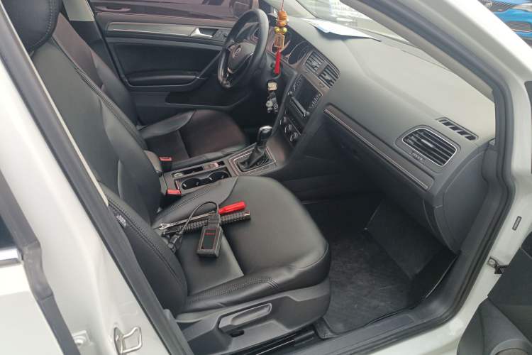 Used Volkswagen Golf 2016 230TSI Automatic Comfort Version Right Front Seat
