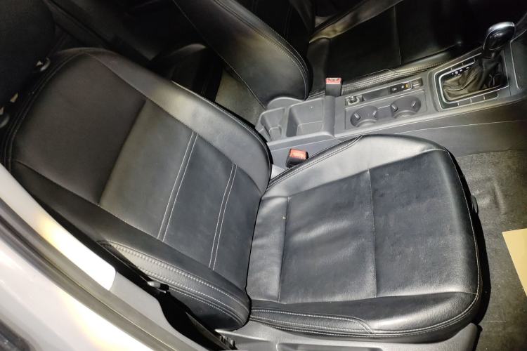 Used Volkswagen Golf 2016 1.6L Automatic Fashion Model Right Front Seat