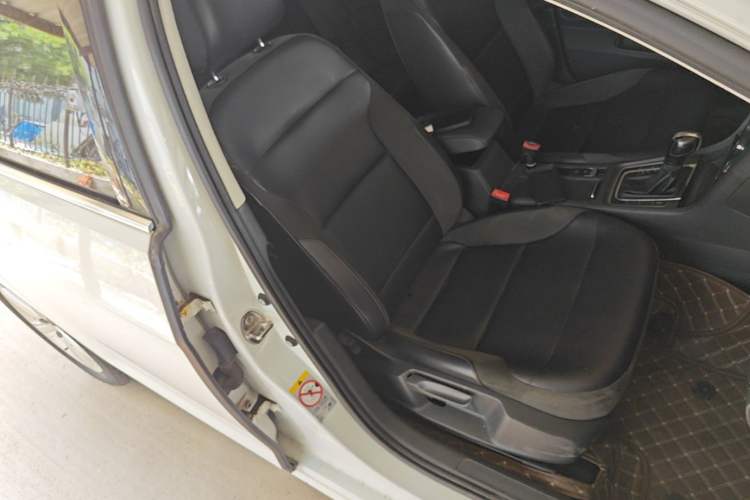 Used Volkswagen Golf 2016 1.6L Automatic Comfort Model Right Front Seat