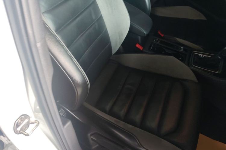 Used Volkswagen Golf 2016 1.4TSI Automatic R-Line Right Front Seat