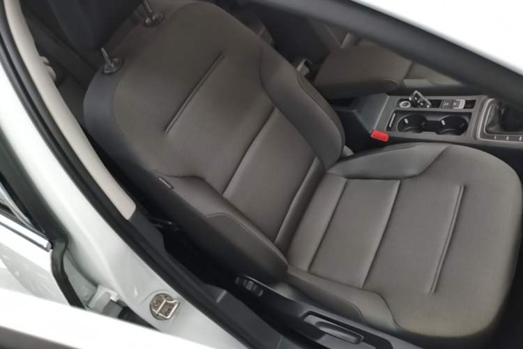 Used Volkswagen Golf 2016 230TSI Manual Comfort Version Right Front Seat