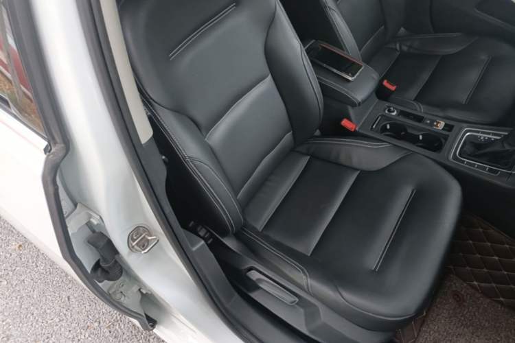 Used Volkswagen Golf 2016 1.6L Automatic Comfort Model Right Front Seat