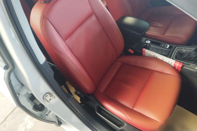 Used Volkswagen Golf 2016 1.6L Automatic Fashion Model Right Front Seat