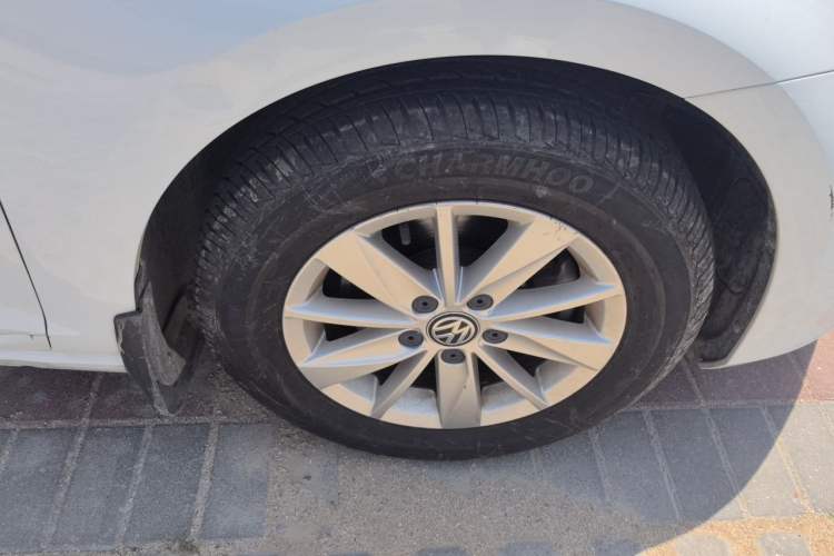 Used Volkswagen Golf 2016 1.6L Manual Fashion Edition Right Front Wheel Hub