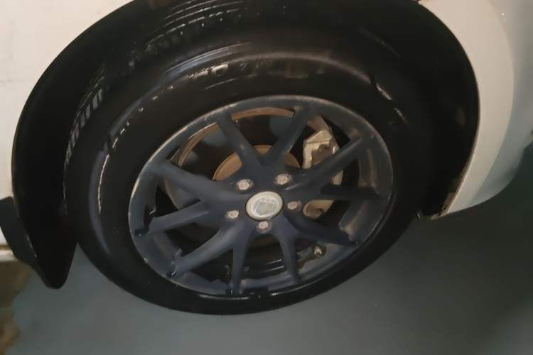 Used Volkswagen Golf 2016 1.6L Automatic Fashion Model Right Front Wheel Hub