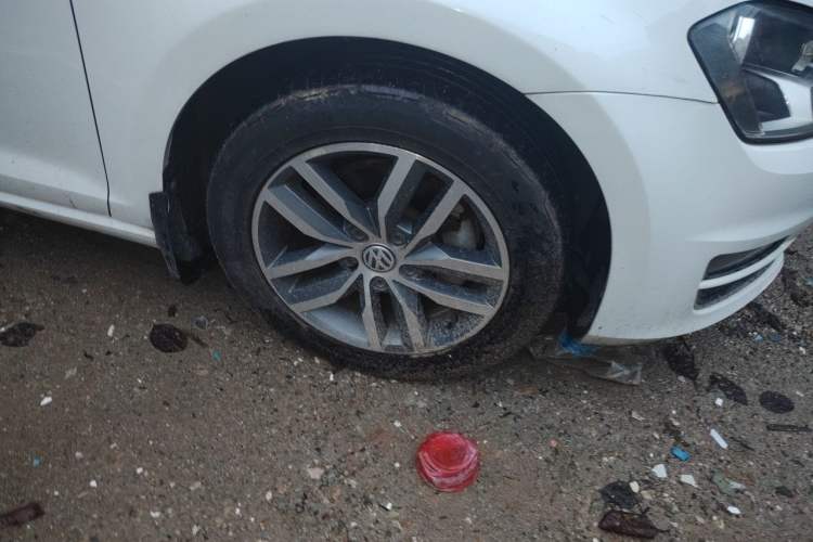 Used Volkswagen Golf 2016 230TSI Automatic Luxury Version Right Front Wheel Hub