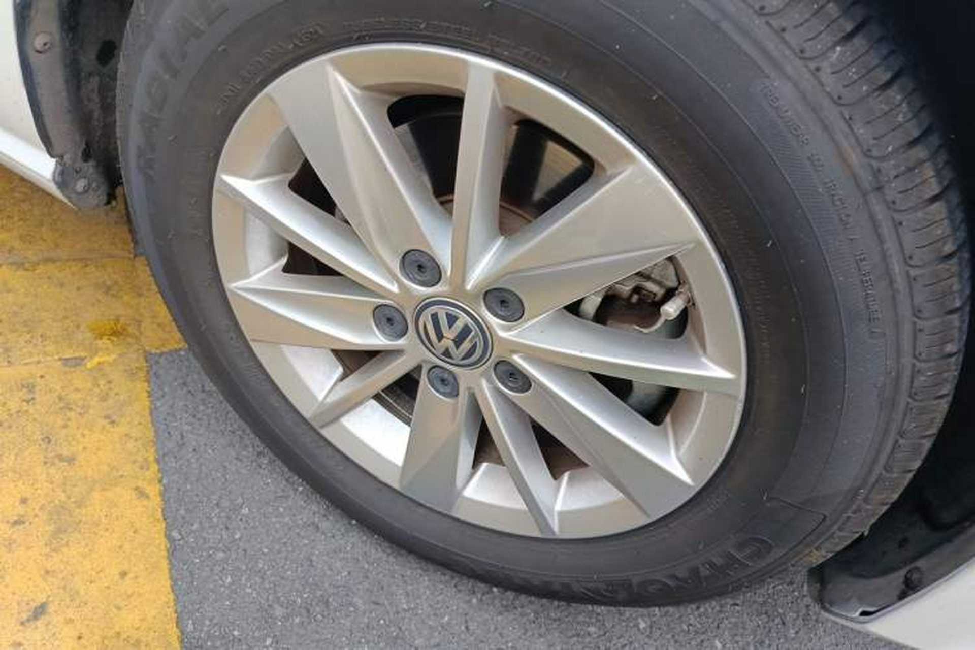 Used Volkswagen Golf 2016 1.6L Manual Fashion Edition Right Front Wheel Hub