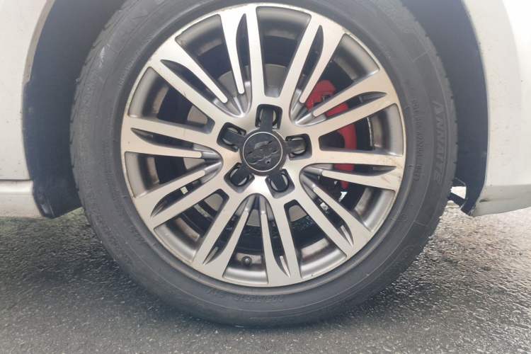 Used Volkswagen Golf 2016 1.6L Automatic Comfort Model Right Front Wheel Hub