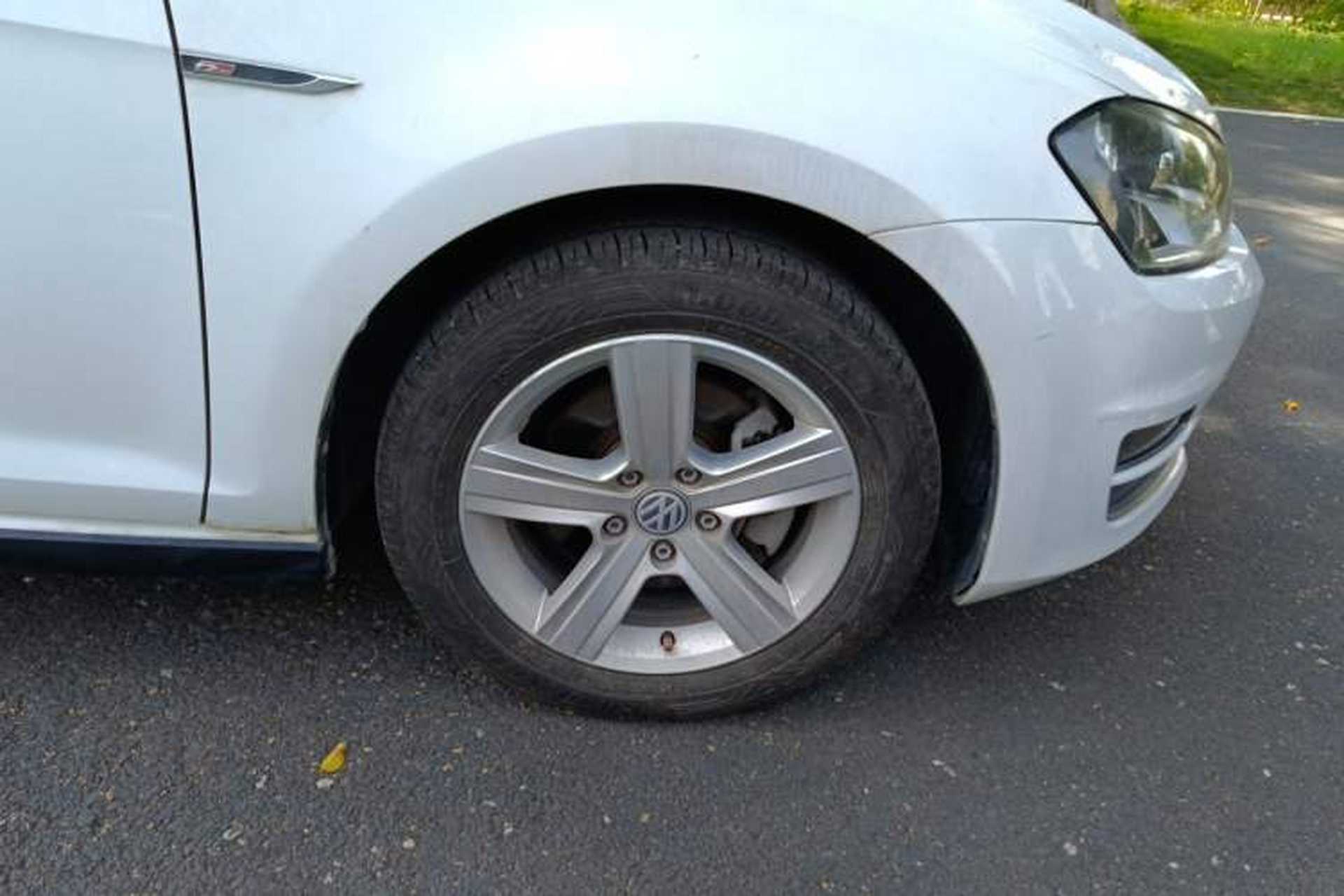 Used Volkswagen Golf 2016 230TSI Automatic Comfort Version Right Front Wheel Hub