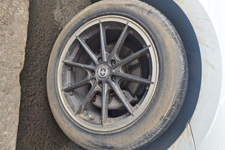 Used Volkswagen Golf 2016 230TSI Automatic Comfort Version Right Front Wheel Hub