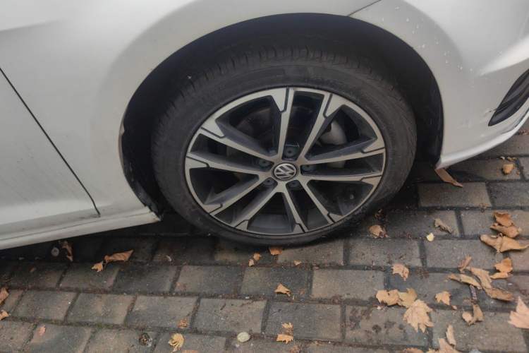 Used Volkswagen Golf 2016 1.4TSI Automatic R-Line Right Front Wheel Hub