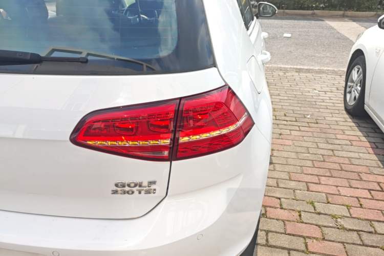 Used Volkswagen Golf 2016 230TSI Automatic Comfort Version Right Rear Taillight