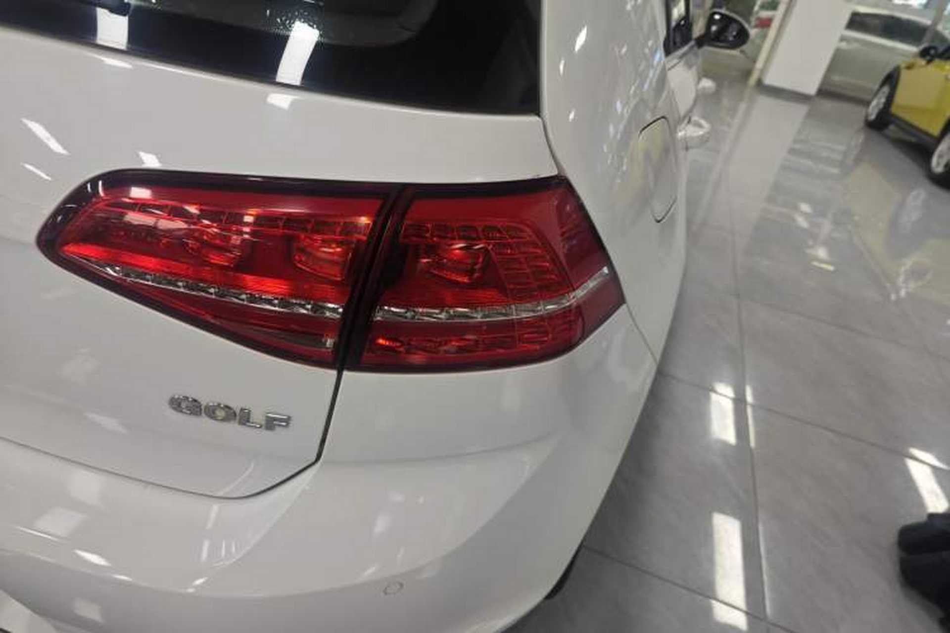 Used Volkswagen Golf 2016 1.6L Automatic Comfort Model Right Rear Taillight