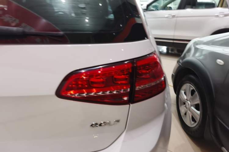 Used Volkswagen Golf 2016 1.6L Automatic Comfort Model Right Rear Taillight