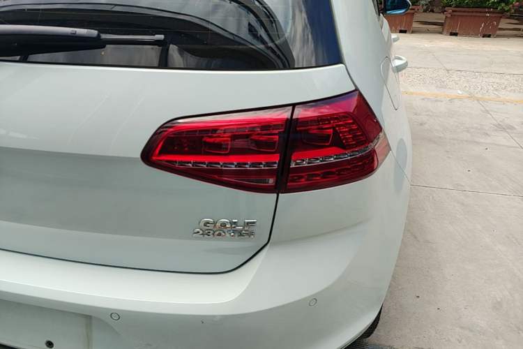 Used Volkswagen Golf 2016 230TSI Automatic Comfort Version Right Rear Taillight