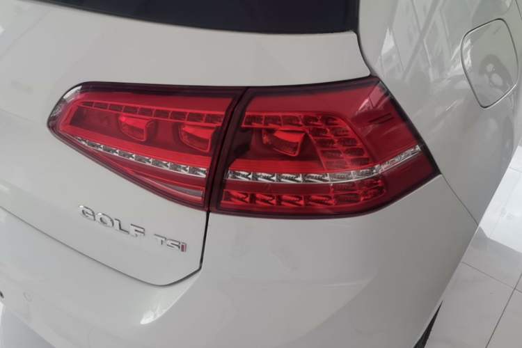 Used Volkswagen Golf 2016 230TSI Automatic Luxury Version Right Rear Taillight