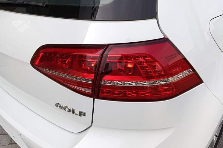 Used Volkswagen Golf 2016 1.6L Automatic Comfort Model Right Rear Taillight