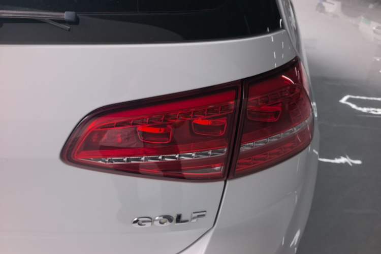 Used Volkswagen Golf 2016 1.6L Automatic Comfort Model Right Rear Taillight