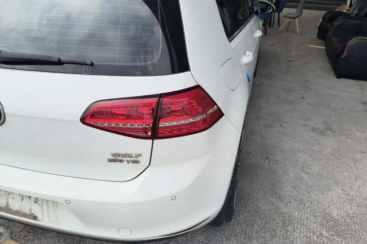 Used Volkswagen Golf 2016 1.6L Automatic Comfort Model Right Rear Taillight
