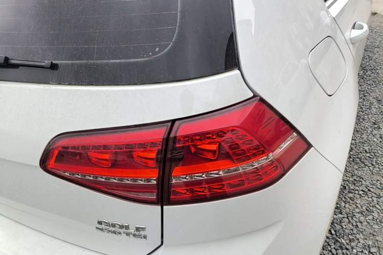 Used Volkswagen Golf 2016 230TSI Automatic Luxury Version Right Rear Taillight