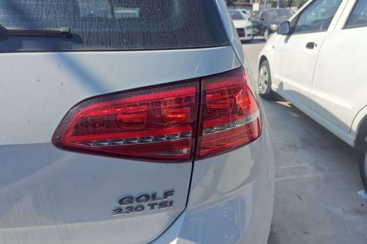 Used Volkswagen Golf 2016 230TSI Manual Comfort Version Right Rear Taillight