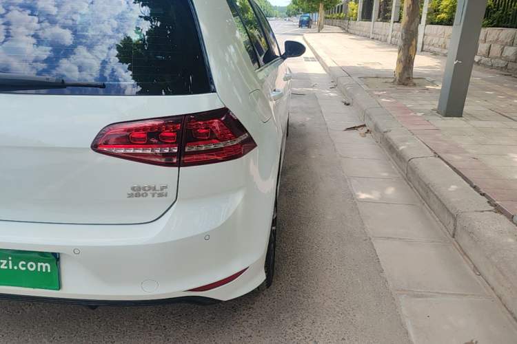Used Volkswagen Golf 2016 1.4TSI Automatic R-Line Right Rear Taillight