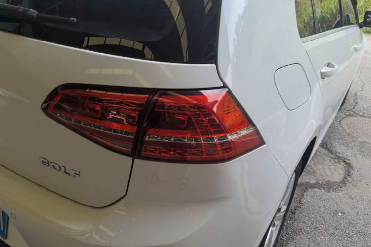 Used Volkswagen Golf 2016 230TSI Automatic Comfort Version Right Rear Taillight
