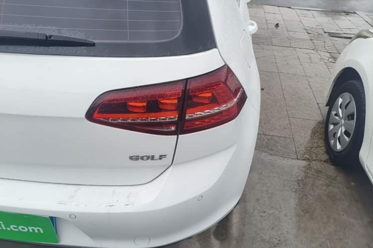 Used Volkswagen Golf 2016 1.6L Automatic Comfort Model Right Rear Taillight