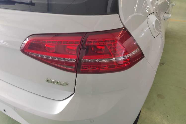 Used Volkswagen Golf 2016 1.6L Automatic Fashion Model Right Rear Taillight