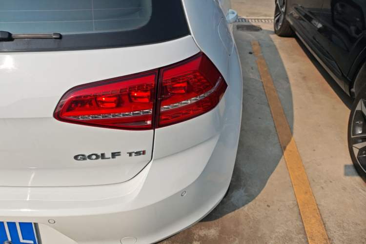 Used Volkswagen Golf 2016 230TSI Automatic Comfort Version Right Rear Taillight