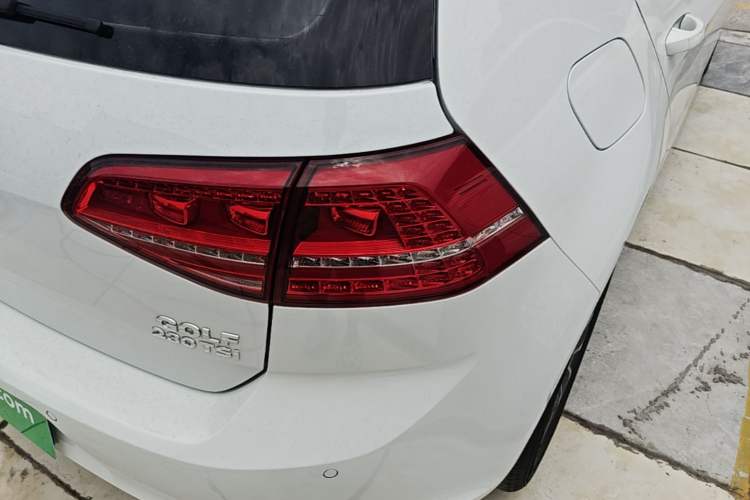 Used Volkswagen Golf 2016 230TSI Automatic Luxury Version Right Rear Taillight