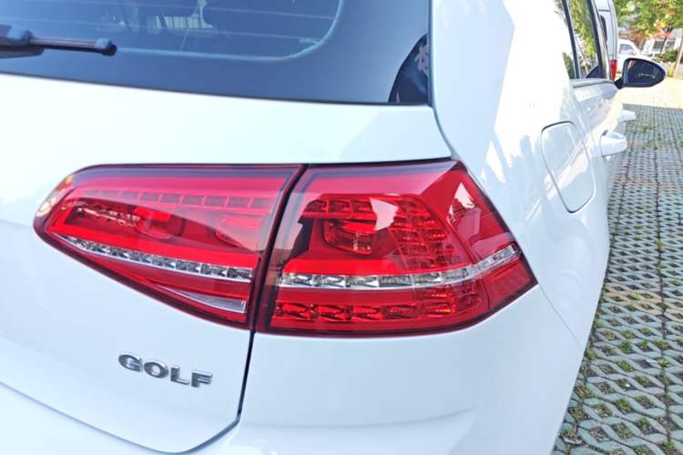 Used Volkswagen Golf 2016 1.6L Automatic Fashion Model Right Rear Taillight