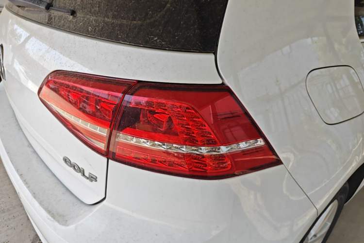 Used Volkswagen Golf 2016 1.6L Automatic Comfort Model Right Rear Taillight