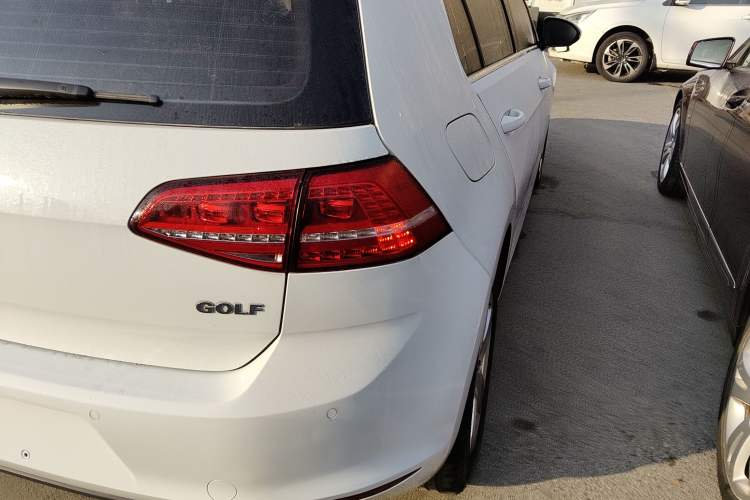 Used Volkswagen Golf 2016 1.6L Automatic Comfort Model Right Rear Taillight